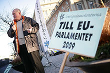 081215_sdeu_1.jpg\