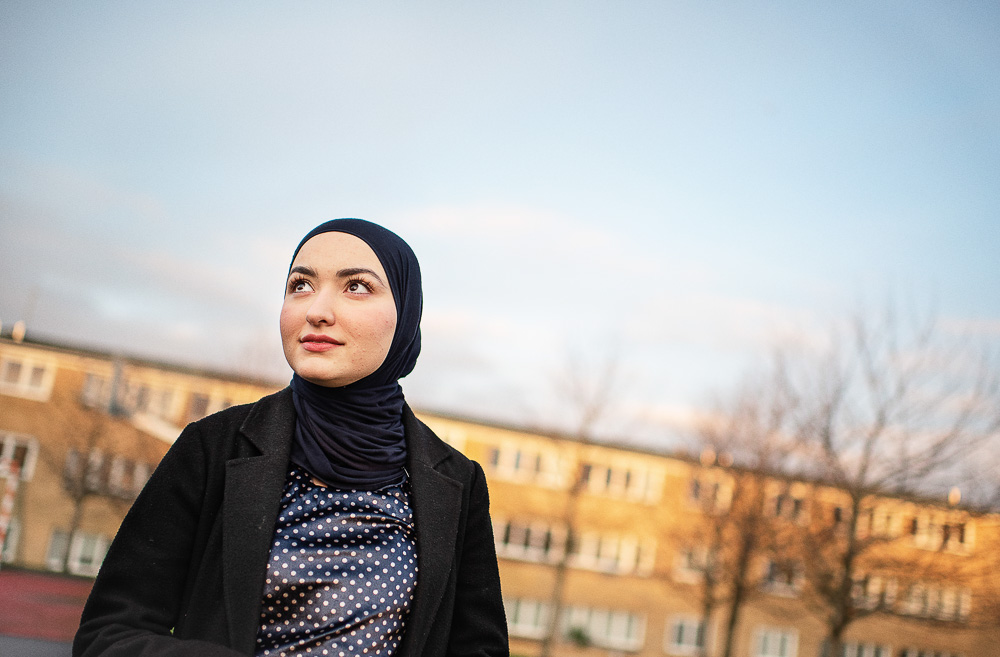Amina Safi är uppvuxen i Tingbjerg som klassas som ett ”hårt ghetto”. Amina Safi har protesterat mot ghettostämpeln.