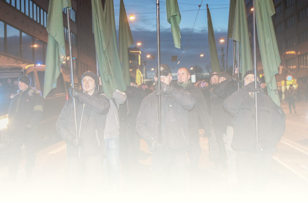 Nordiska motståndsrörelsen (NMR) och andra nazister marscherar under den finska självständighetsdagen i december 2018.