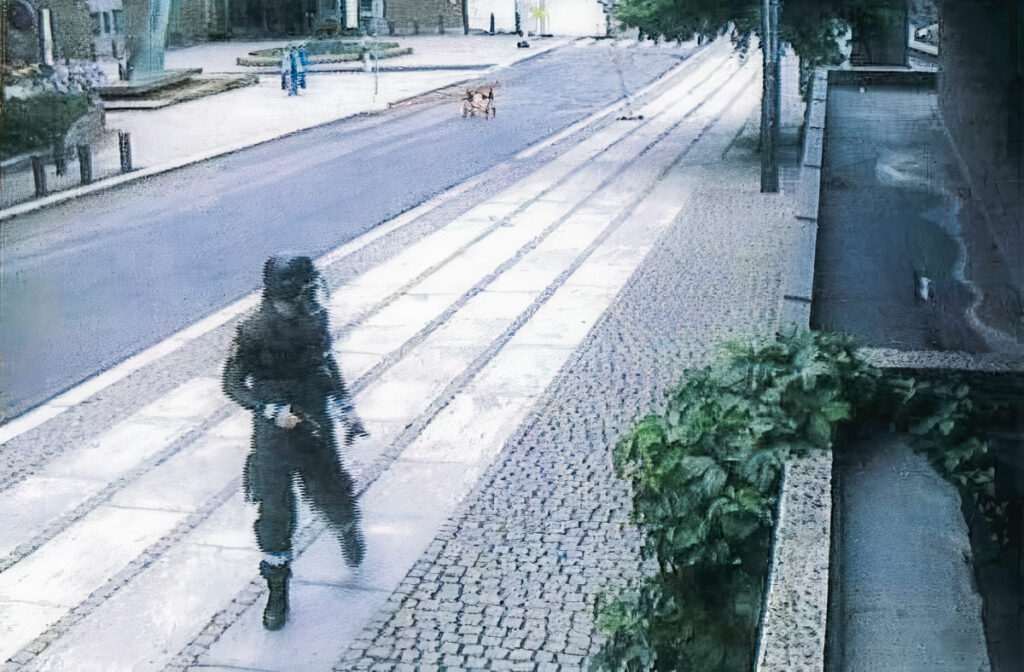 Anders Behring Breivik iklädd polisuniform.