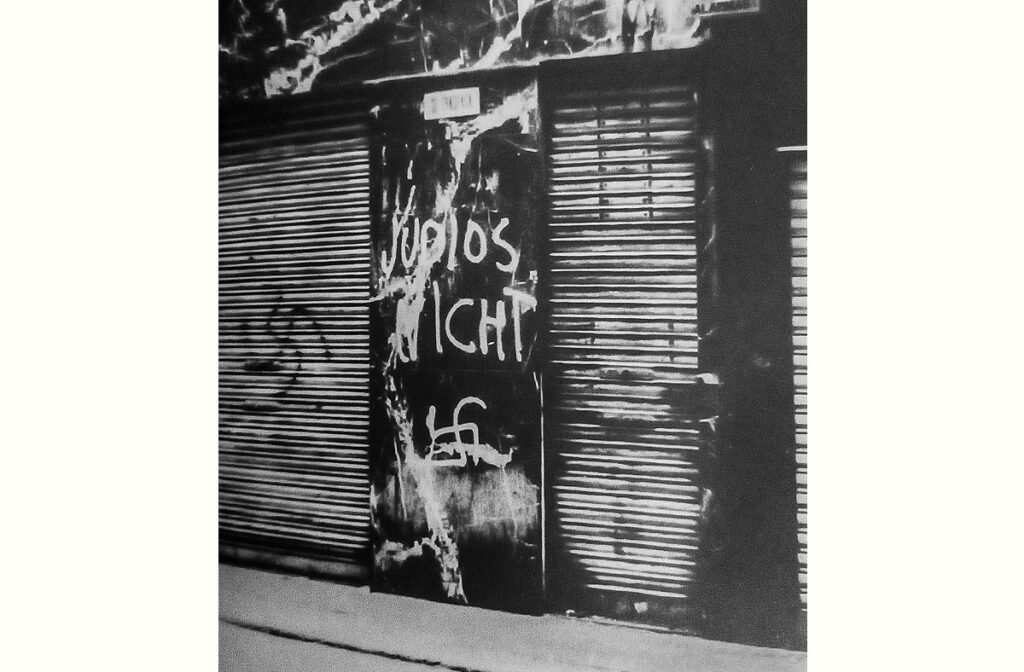 Nazistisk klotter mot judar på Carrer de l'Argenteria 1979, efter sändningen av TV-serien "Förintelsen".
