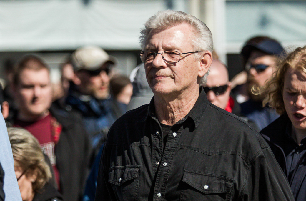 Bo Nilsson under Nordiska motståndsrörelsens demonstration i Falun 2017.