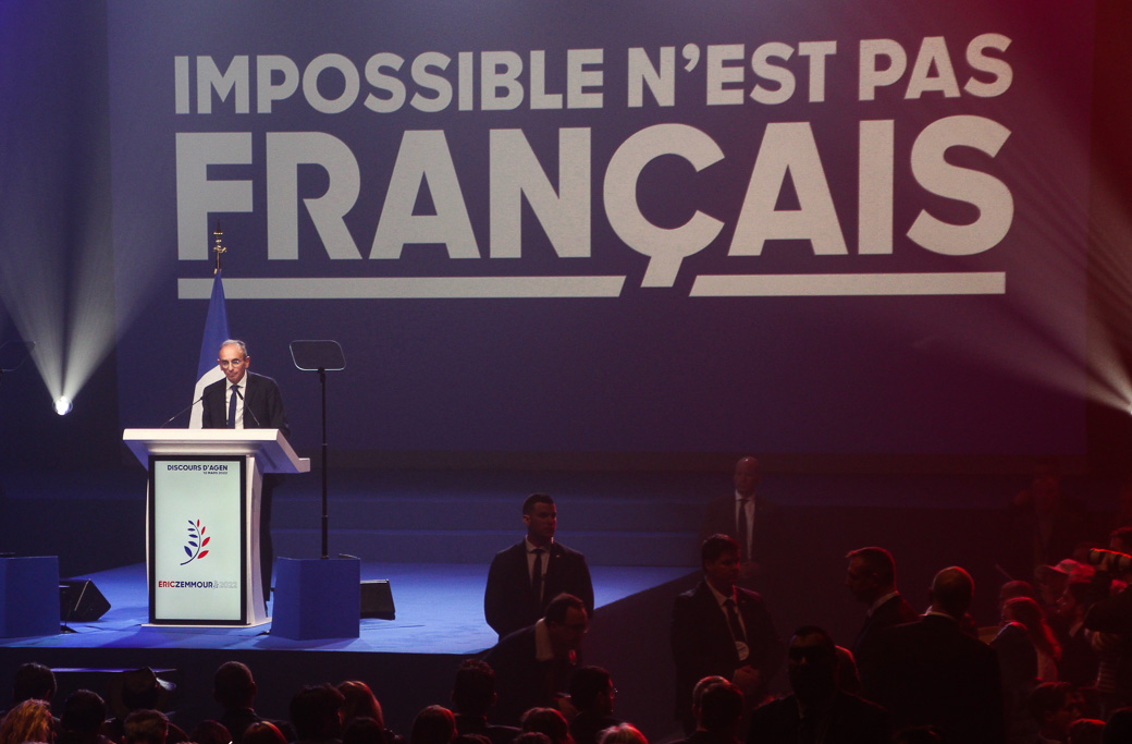 Eric Zemmour i presidentvalskampanjen 2022. Bilden är tagen av Renaud Camus, upphovsmakaren till den fascisitska konspirationsteorin 
