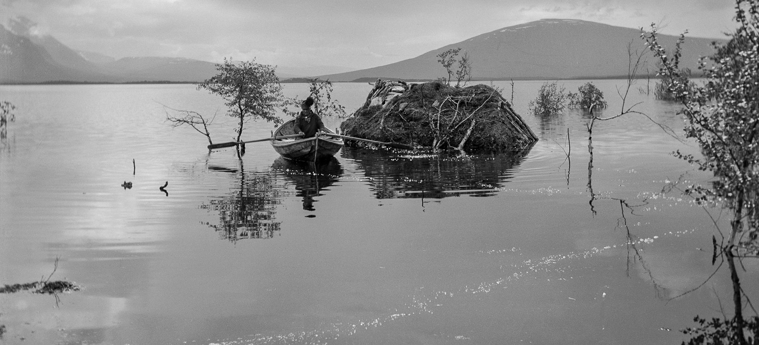 Sjön Áhkájávrre bildades efter ett dammbygge och svämmade över ett rikt samiskt kulturlandskap